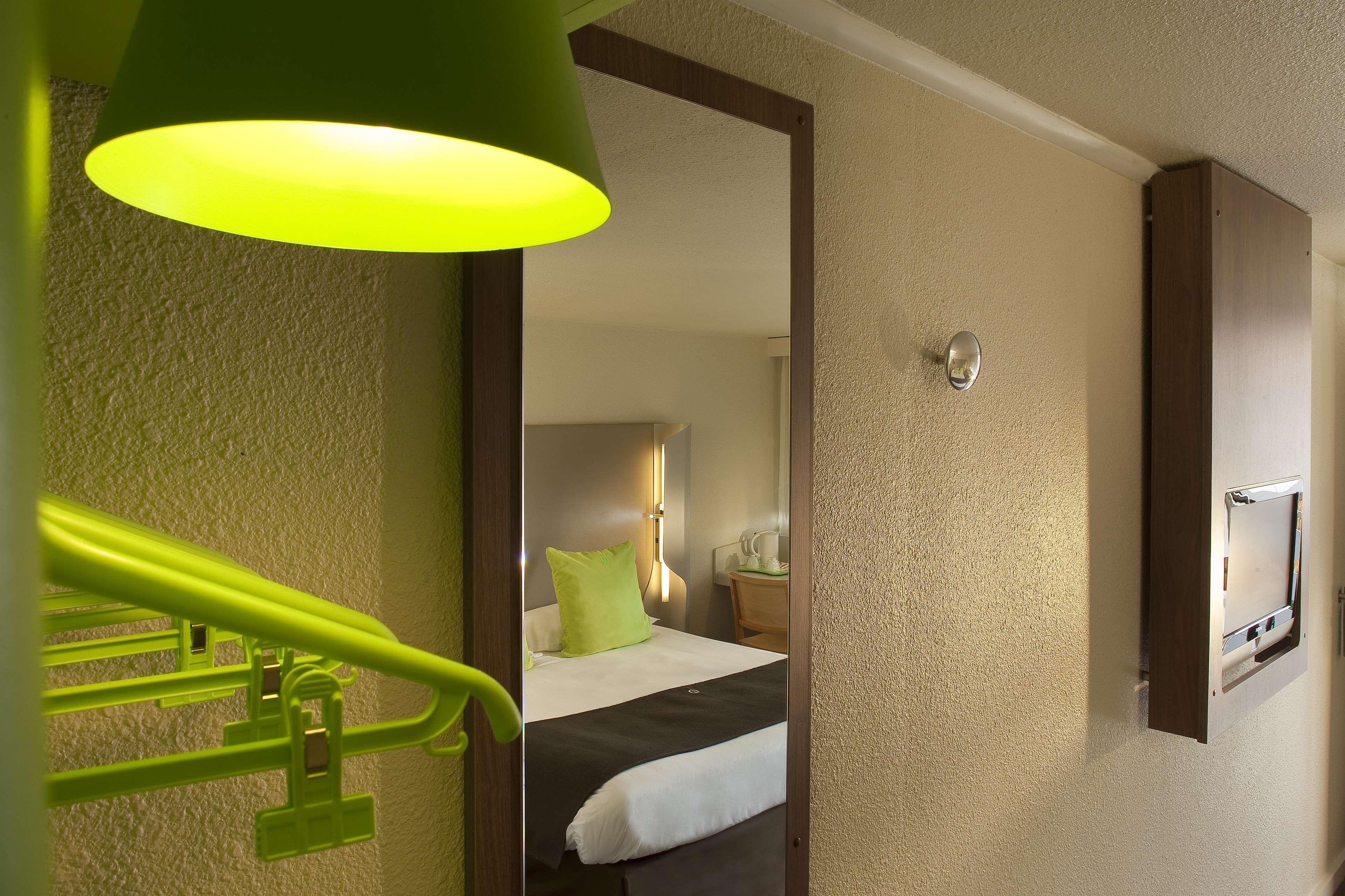 Hotel Campanile Épône Zewnętrze zdjęcie